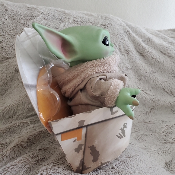 Mattel - Star Wars: The Mandalorian "The Child" 11" Plush (NEW IN BOX) - Picture 2 of 5